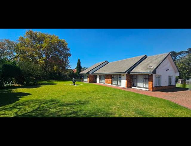 5 BEDROOM HOUSE FOR SALE IN THREE RIVERS